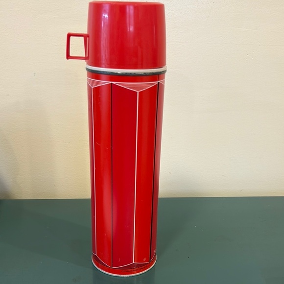Vintage 1974 King Seeley Red Insulated Thermos. 32oz - Picture 1 of 8